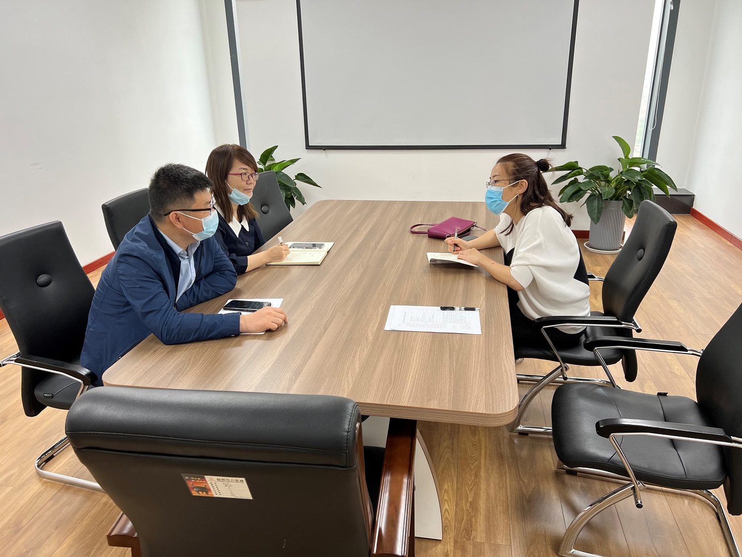 校企聯動育英才 工商管理系啟動“訪企拓崗促就業”專項行動，深化教育咨詢服務發展路